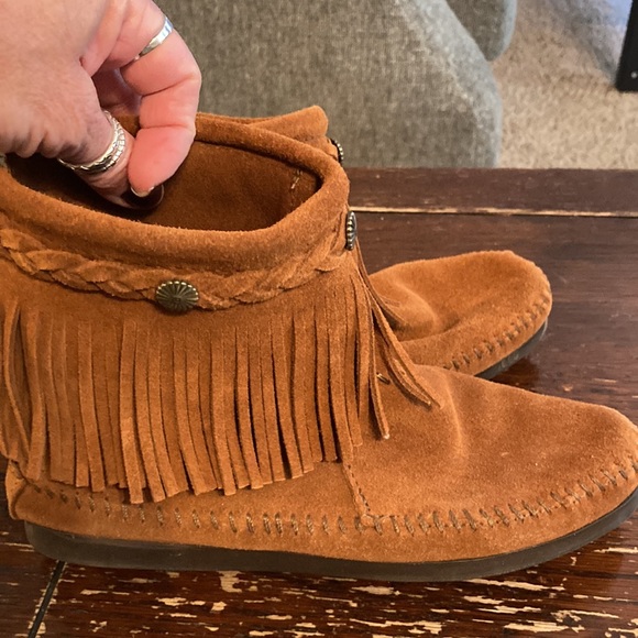 Minnetonka leather moccasin booties size 6 - Picture 4 of 9